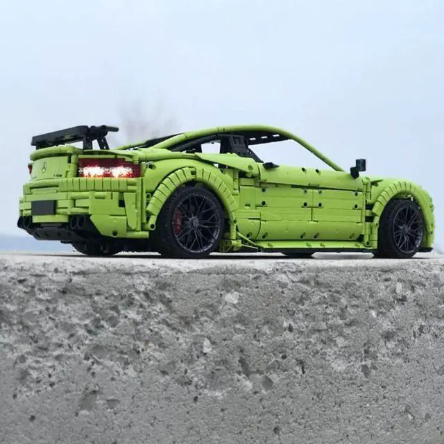 Alt view image 2 of 3 - ZITIANYOUBUILD Custom MOC-60193 RC Sport Car with a Twin-turbocharged V-8 Engine 3897 Parts