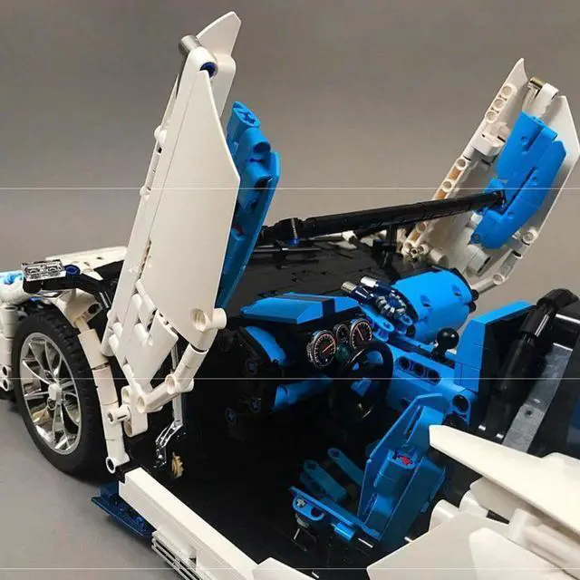 Alt view image 2 of 3 - ZITIANYOUBUILD Custom Moc-17698 Roadster Supercar with Rear Wheel Drive and Mighty V12 3562pcs