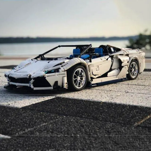Alt view image 3 of 3 - ZITIANYOUBUILD Custom Moc-17698 Roadster Supercar with Rear Wheel Drive and Mighty V12 3562pcs
