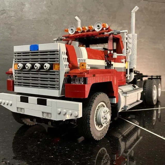Alt view image 3 of 3 - ZITIANYOUBUILD Custom MOC-149840 1/17 Scale Tech Semi-Truck Vehicle (Dynamic Version/2208PCS)