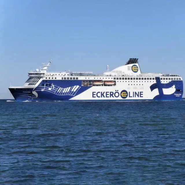 Alt view image 3 of 3 - ZITIANYOUBUILD Custom MOC-70050 Ms Finlandia Finnish Fast Cruiseferry Ship (1890parts)