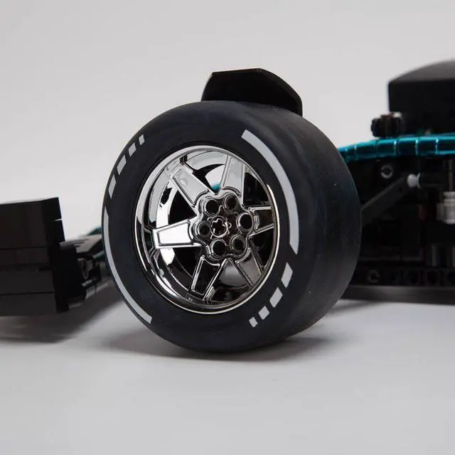 Alt view image 3 of 3 - ZITIANYOUBUILD Custom MOC-158977 1/8 Scale Racing Car With Front And Rear Suspension (2824pcs)