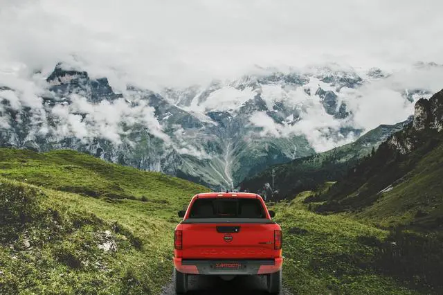 Alt view image 7 of 7 - Sawtooth Expandable Tonneau Cover | Truck Bed Cover | Compatible with 2022-Present Nissan Frontier (5 Bed)