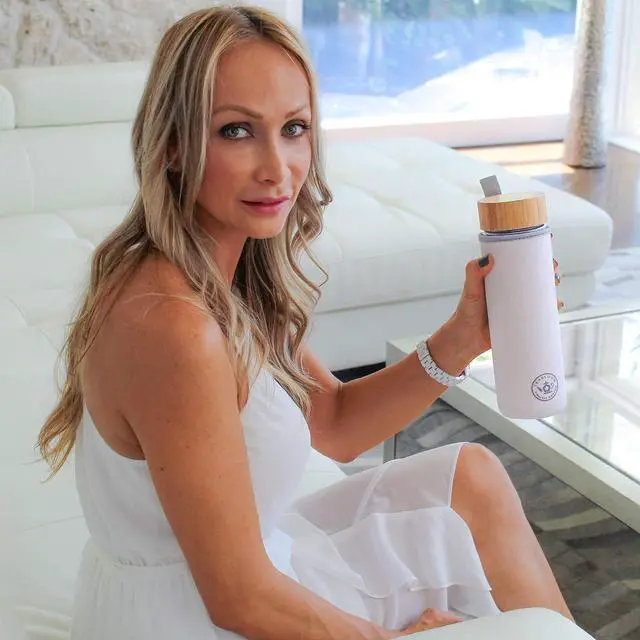 Alt view image 6 of 7 - Teabloom All-Beverage Tumbler  15 oz / 450 ml  Tempered Glass Travel Bottle  Hot and Cold Tea Infuser  Cold-Brew Coffee  Fruit-Infused Water  Tea Tumbler  The Pathfinder