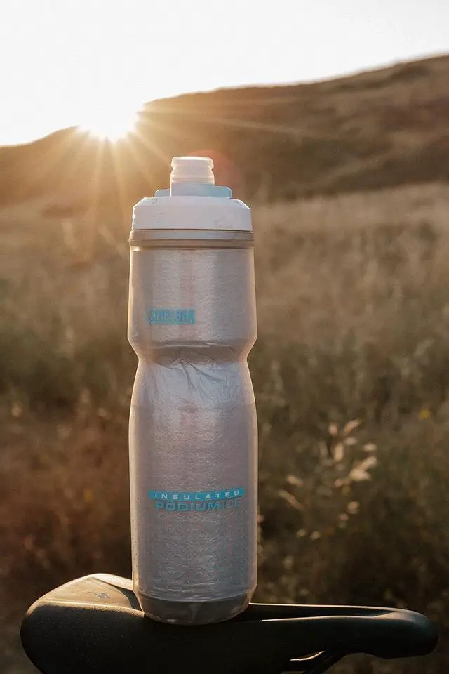Alt view image 7 of 7 - CamelBak Podium Ice Bike Bottle 21oz - Insulated Squeeze Bottle, Oxford
