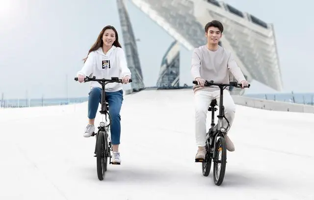 Alt view image 2 of 3 - HIMO Z20 Folding E-bike - White, Range up to 80 KM, 6-Speed Shimano Transmission System, Removable 36V/10.5Ah Battery, 3 level pedal assist HD LCD Display