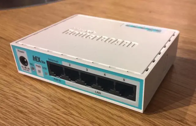 Alt view image 5 of 5 - Mikrotik RouterBOARD hEX lite 5 ports router 5 X 10/100 PoE OSL4 - (RB750r2)
