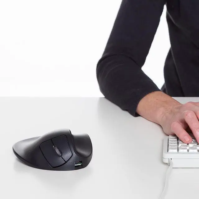 Alt view image 4 of 5 - Hippus Wireless Light Click HandShoe Mouse M2UB-LC (Right Hand, Medium, Black)