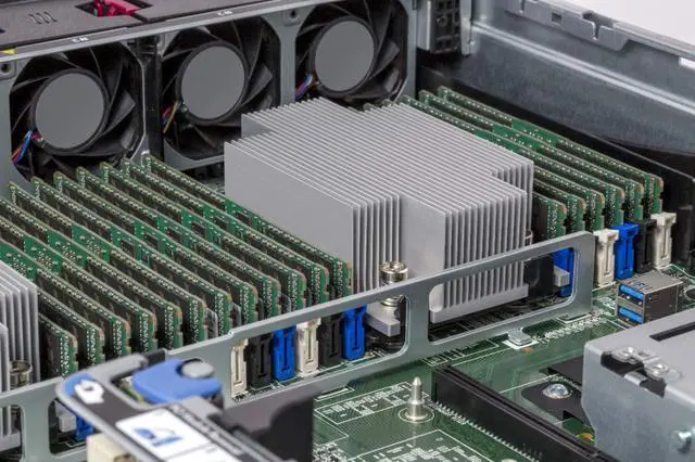 Alt view image 2 of 3 - Crucial DDR4-2666 8GB/1Gx72 ECC/Reg CL19 Server Memory, CT8G4RFS8266