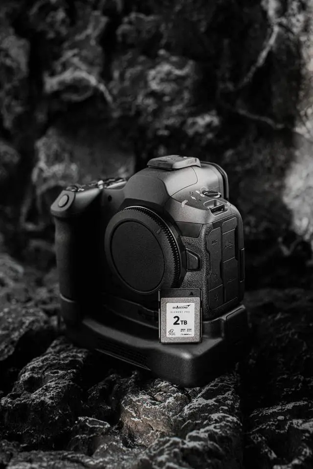 Alt view image 2 of 5 - Exascend Element Pro CFexpress 4.0 Type B Card 2 TB / 1 TB / 512 GB, Max. Read 3500 MB/s, Ideal for Express Transfer of Large Photo and Video Files (512, GB)