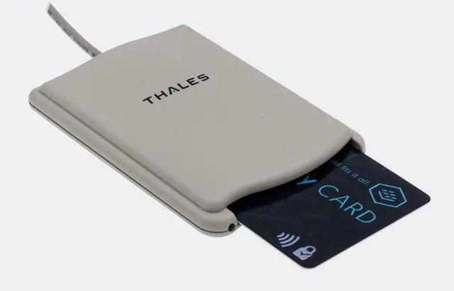 Main image of Gemalto GemPC USB/IDBridge CT40 USB Smartcard Reader