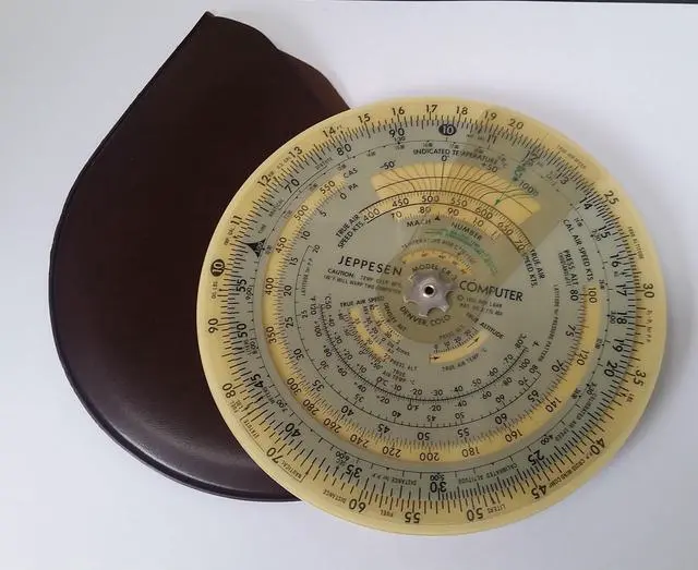 Main image of Jeppesen CR-3 Circular Computer (6" Diameter) JS514237