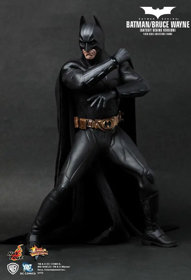 Alt view image 3 of 5 - Figure Hot Toys MMS155 - DC Comics - Batman Begins - Batman Bruce Wayne Batsuit Begins Version