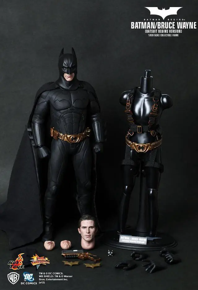 Alt view image 2 of 5 - Figure Hot Toys MMS155 - DC Comics - Batman Begins - Batman Bruce Wayne Batsuit Begins Version