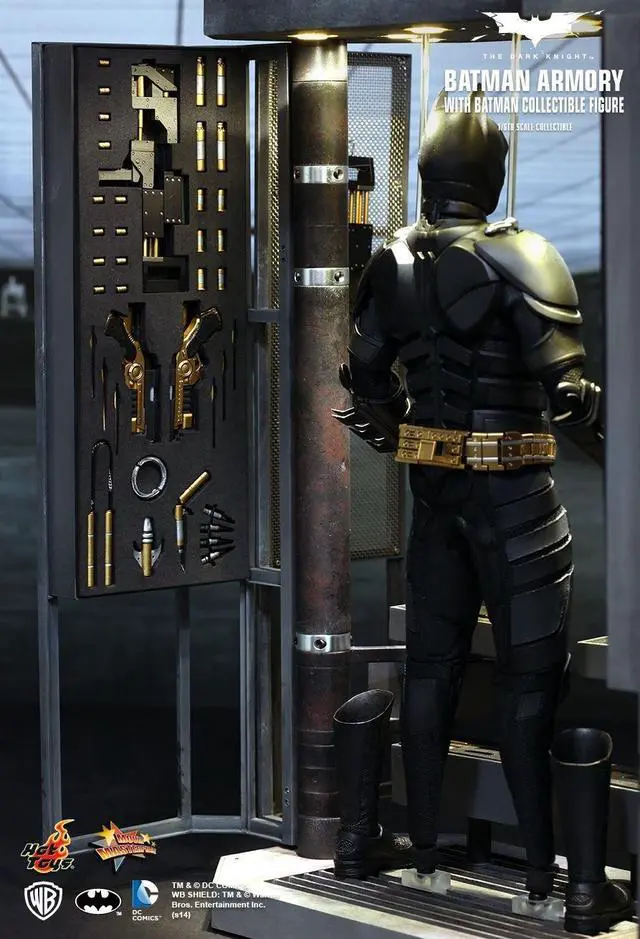Alt view image 4 of 5 - Figure Hot Toys MMS234 - DC Comics - The Dark Knight - Batman Armory With Batman
