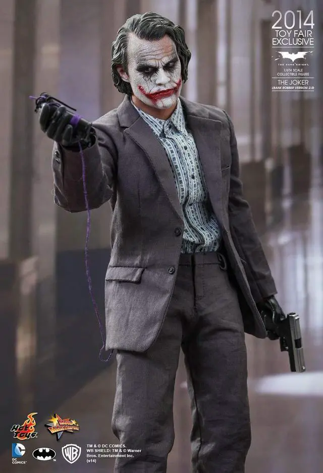 Alt view image 4 of 5 - Figure Hot Toys MMS249 - DC Comics - The Dark Knight - The Joker Bank Robber Version 2.0