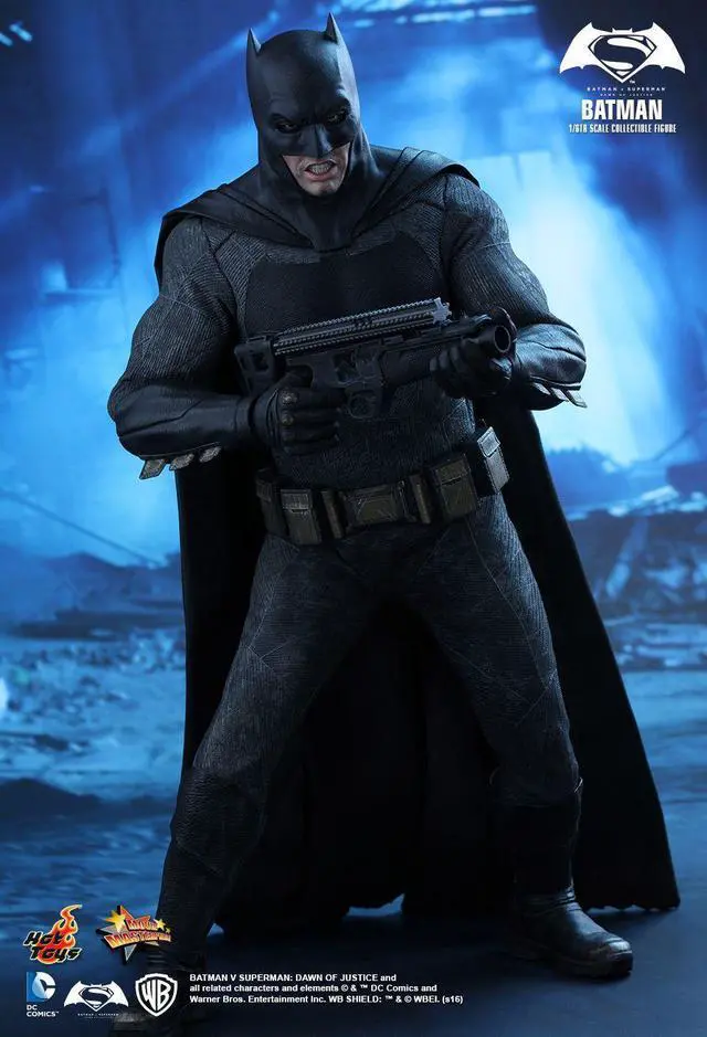 Alt view image 3 of 5 - Figure Hot Toys MMS342 - DC Comics - Batman Vs Superman : Dawn Of Justice - Batman Deluxe Version