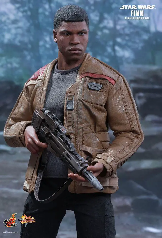 Alt view image 4 of 5 - Figure Hot Toys MMS345 - Star Wars : The Force Awakens - Finn