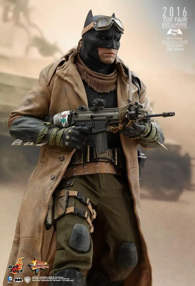 Alt view image 4 of 5 - Figure Hot Toys MMS372 - DC Comics - Batman V Superman : Dawn Of Justice - Knightmare Batman