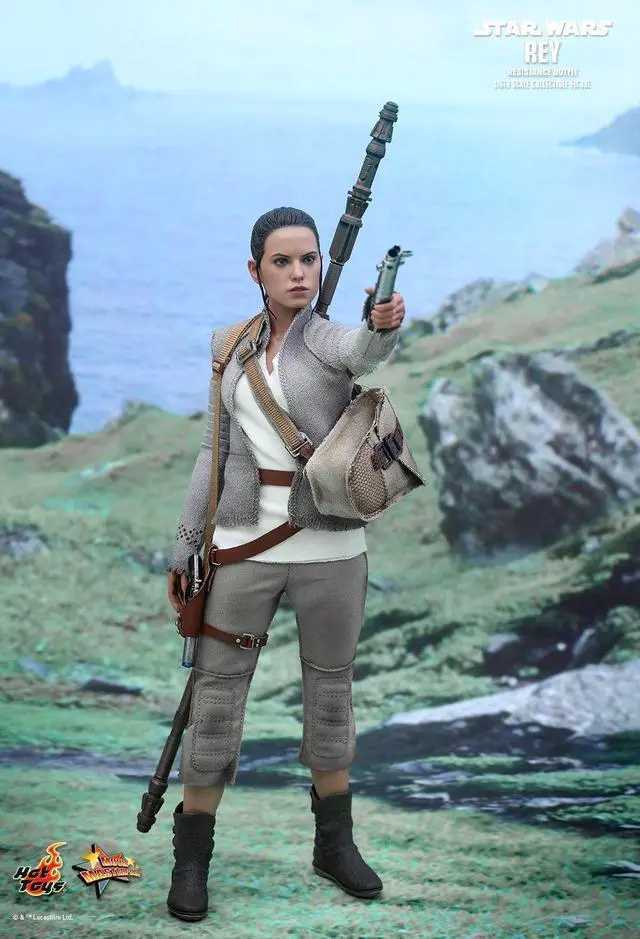 Alt view image 4 of 5 - Figure Hot Toys MMS377 - Star Wars : The Force Awakens - Rey Resistance Outfit