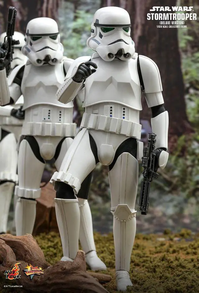 Alt view image 4 of 5 - Figure Hot Toys MMS515 - Star Wars - Stormtrooper Deluxe Version