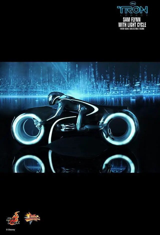 Alt view image 4 of 5 - Figure Hot Toys MMS142 - Tron : Legacy - Sam Flynn With Light Cycle