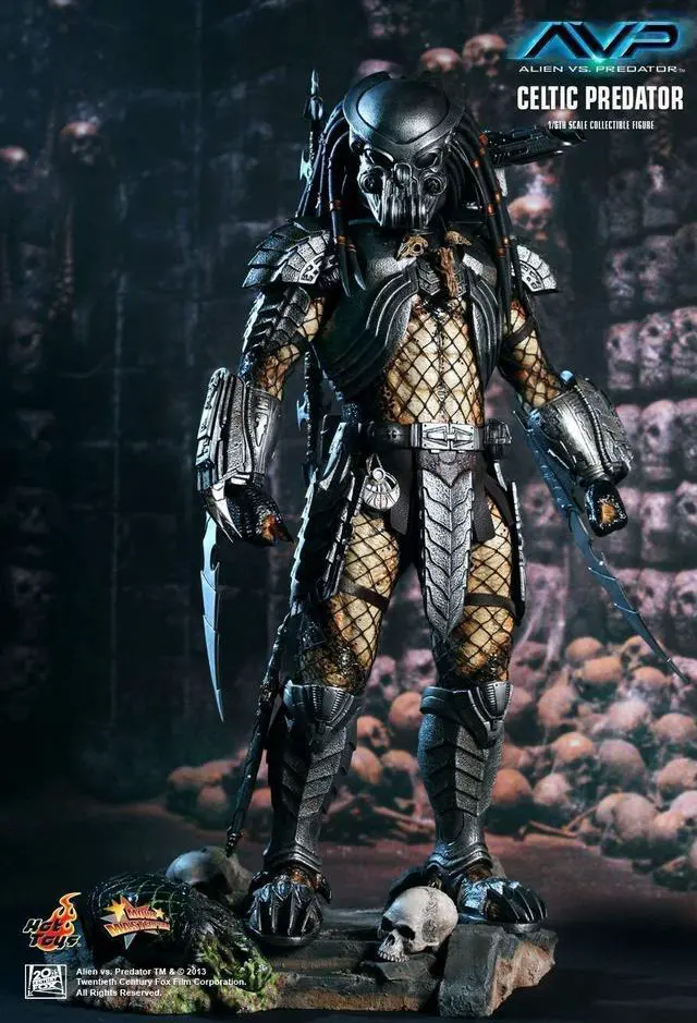 Alt view image 3 of 5 - Figure Hot Toys MMS221 - Alien VS. Predator - Celtic Predator
