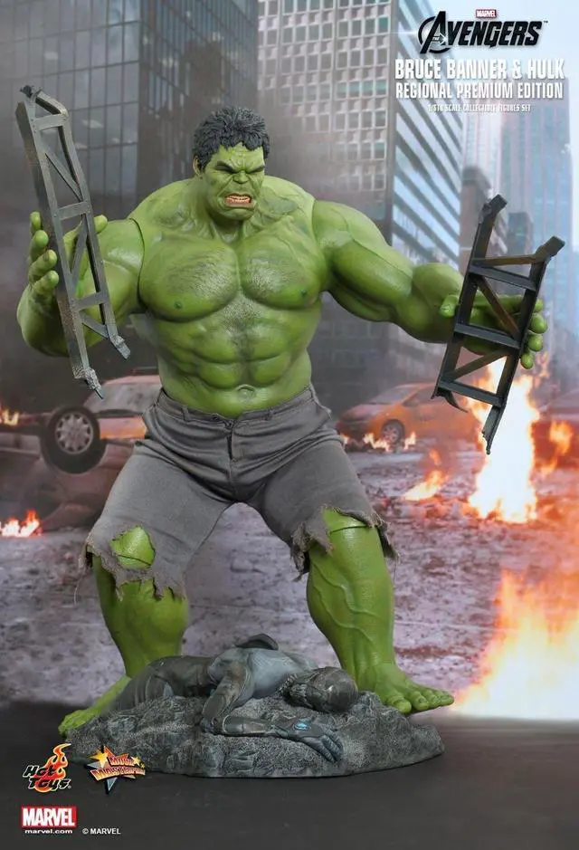 Alt view image 3 of 4 - Figure Hot Toys MMS230 - Marvel Comics - The Avengers - Bruce Banner And Hulk