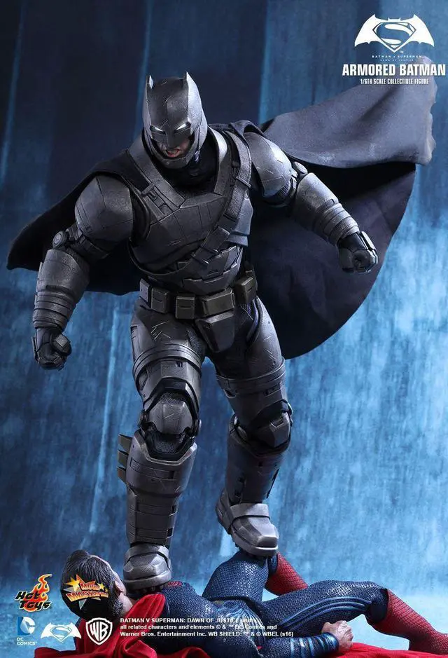 Alt view image 3 of 5 - Figure Hot Toys MMS349 - DC Comics - Batman Vs Superman : Dawn Of Justice - Armored Batman