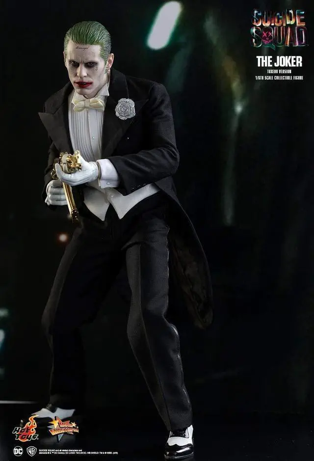 Alt view image 3 of 4 - Figure Hot Toys MMS395 - DC Comics - Suicide Squad - The Joker Tuxedo Version