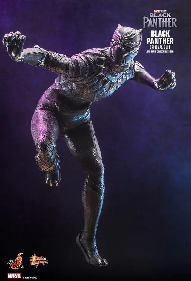 Alt view image 4 of 5 - Figure Hot Toys MMS671 - Marvel Comics - Black Panther Legacy - Black Panther Original Suit
