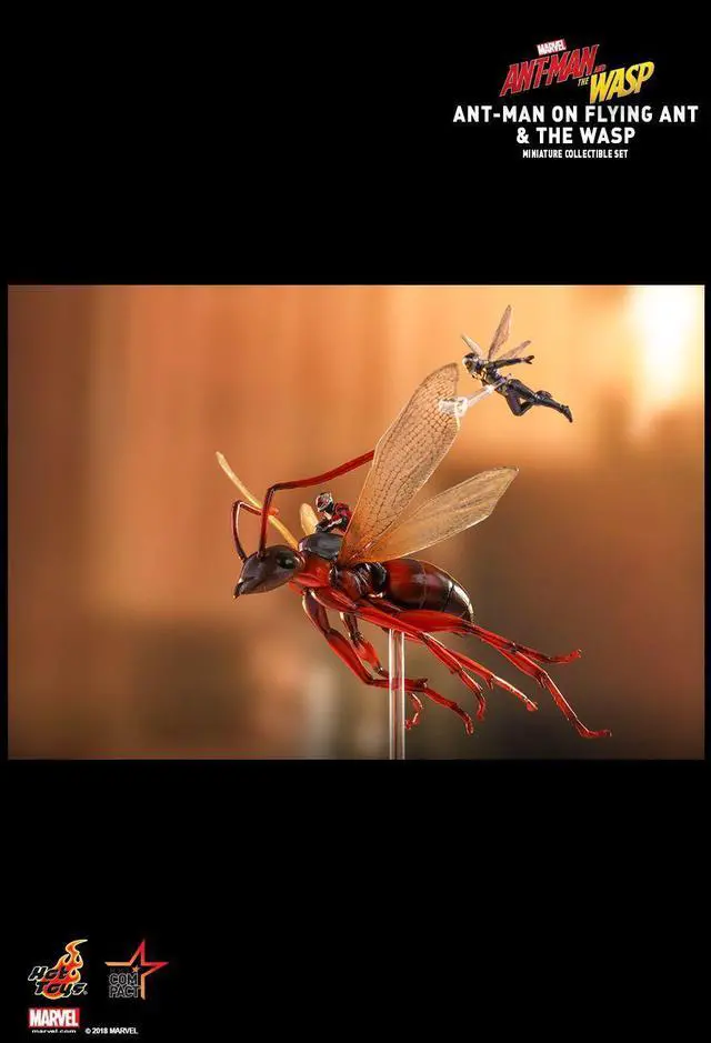 Alt view image 3 of 5 - Figure Hot Toys MMSC004 - Marvel Comics - Ant-Man And The Wasp - Ant-Man On Flying Ant & The Wasp