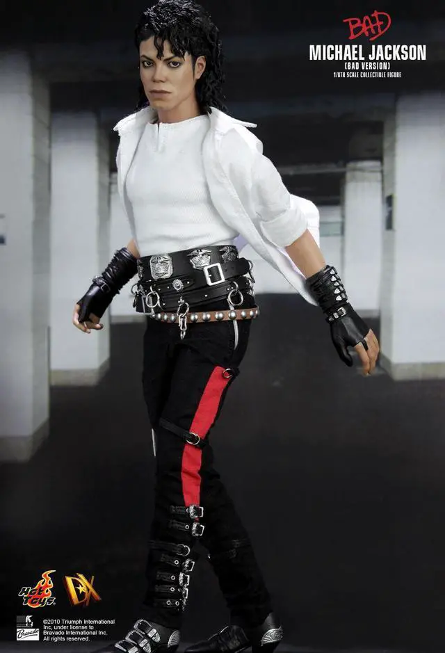 Alt view image 4 of 5 - Figure Hot Toys DX03 - Bad - Michael Jackson Bad Version
