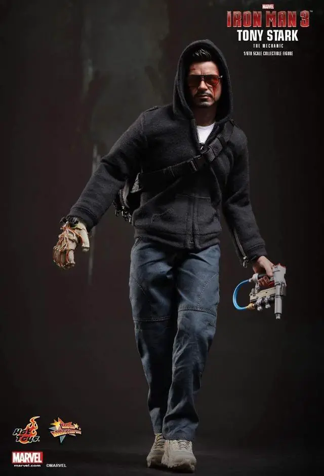 Alt view image 3 of 5 - Figure Hot Toys MMS209 - Marvel Comics - Iron Man 3 - Tony Stark The Mechanic Deluxe Version
