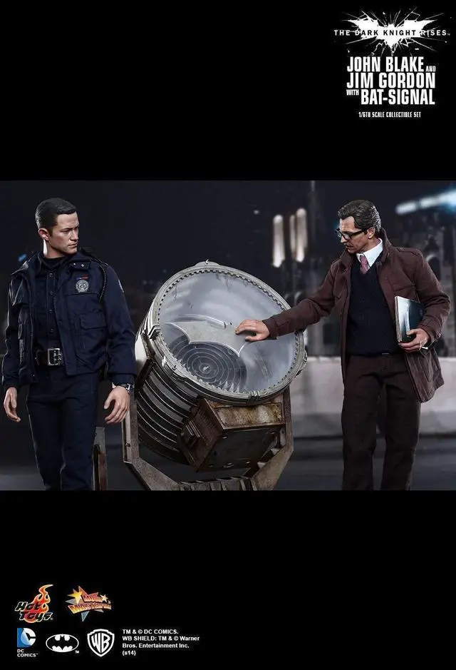 Alt view image 4 of 5 - Figure Hot Toys MMS275 - DC Comics - The Dark Knight Rises - John Blake And Jim Gordon With Bat-Signal