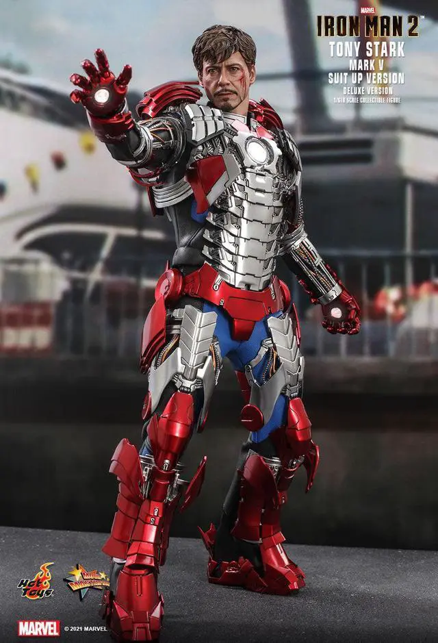 Alt view image 4 of 5 - Figure Hot Toys MMS600 - Marvel Comics - Iron Man 2 - Tony Stark Mark 5 Suit Up Deluxe Version