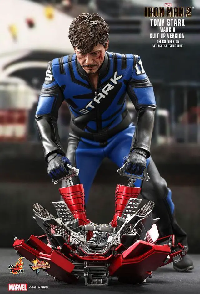 Alt view image 3 of 5 - Figure Hot Toys MMS600 - Marvel Comics - Iron Man 2 - Tony Stark Mark 5 Suit Up Deluxe Version