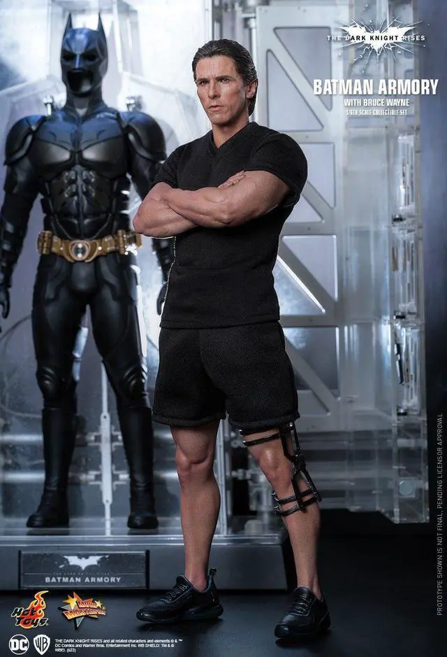 Alt view image 3 of 5 - Figure Hot Toys MMS702 - DC Comics - Batman : The Dark Knight Rises - Batman Armory & Bruce Wayne