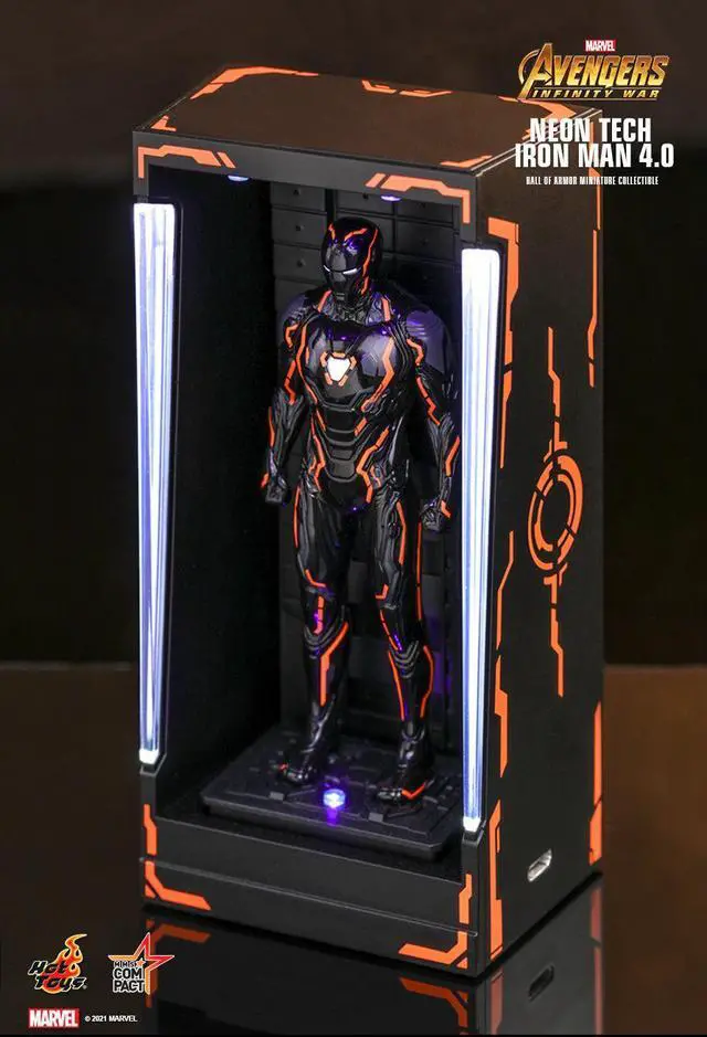 Alt view image 2 of 4 - Figura Hot Toys MMSC021 - Marvel Comics - Avengers: Infinity War - Neon Tech Iron Man 4.0 Hall Of Armor Miniature Collectible