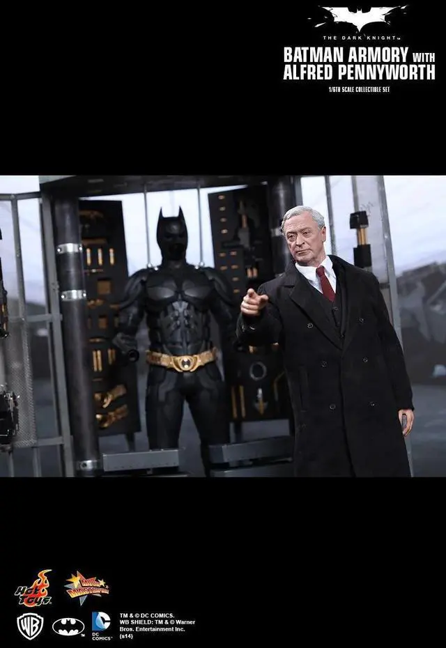 Alt view image 5 of 5 - Figure Hot Toys MMS235 - DC Comics - The Dark Knight - Batman Armory With Alfred Pennyworth