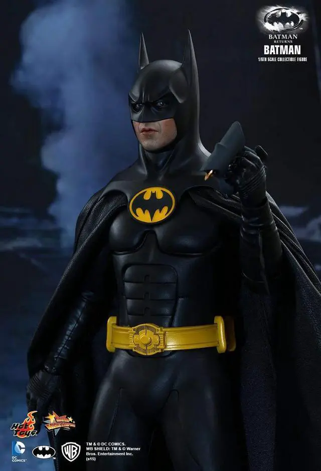 Alt view image 5 of 5 - Figure Hot Toys MMS293 - DC Comics - Batman Returns - Batman