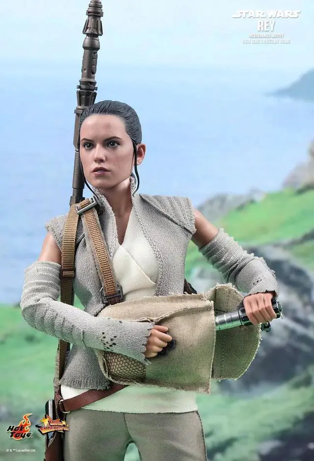 Alt view image 5 of 5 - Figure Hot Toys MMS377 - Star Wars : The Force Awakens - Rey Resistance Outfit