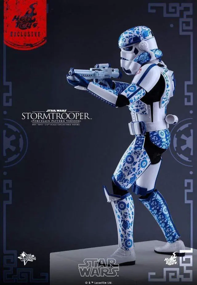 Alt view image 5 of 5 - Figure Hot Toys MMS401 - Star Wars - Stormtrooper Porcelain Pattern Version