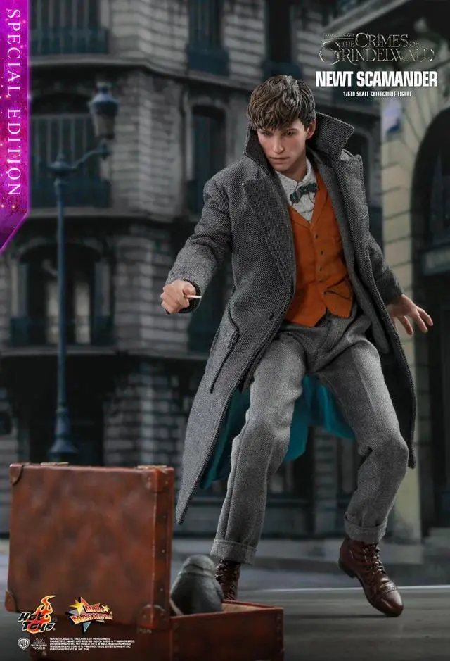 Alt view image 3 of 5 - Figure Hot Toys MMS512 - Fantastic Beasts : The Crimes Of Grindelwald - Newt Scamander Deluxe Vers