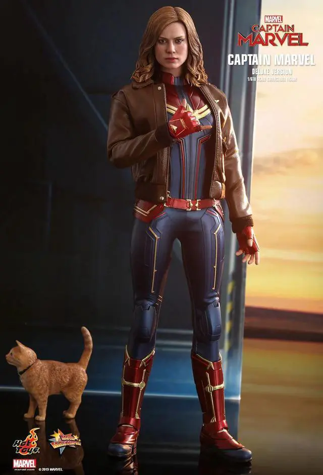 Alt view image 3 of 5 - Figure Hot Toys MMS522 - Marvel Comics - Captain Marvel - Captain Marvel Deluxe Version