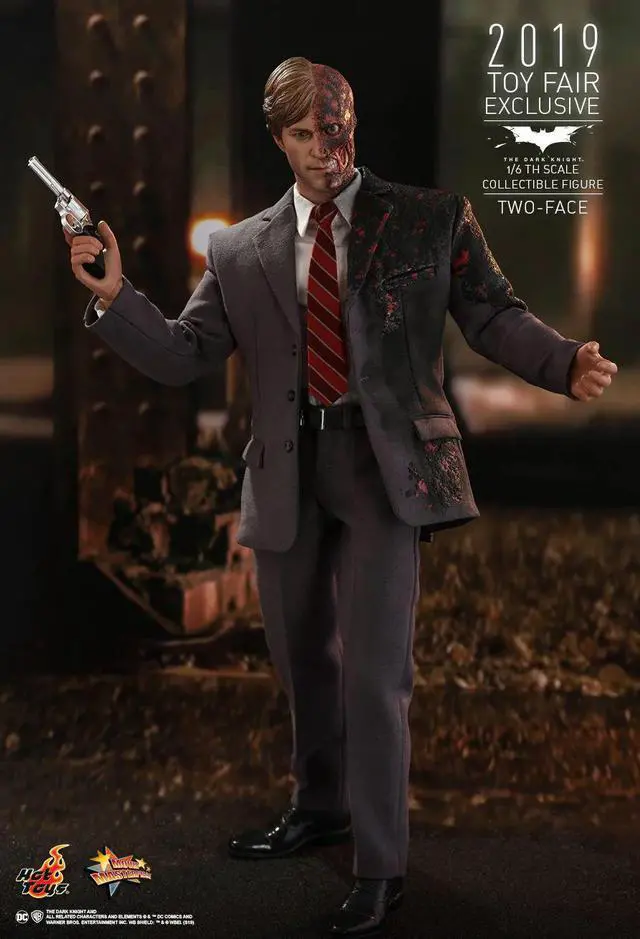 Alt view image 3 of 5 - Figure Hot Toys MMS546 - DC Comics - The Dark Knight - Two Face