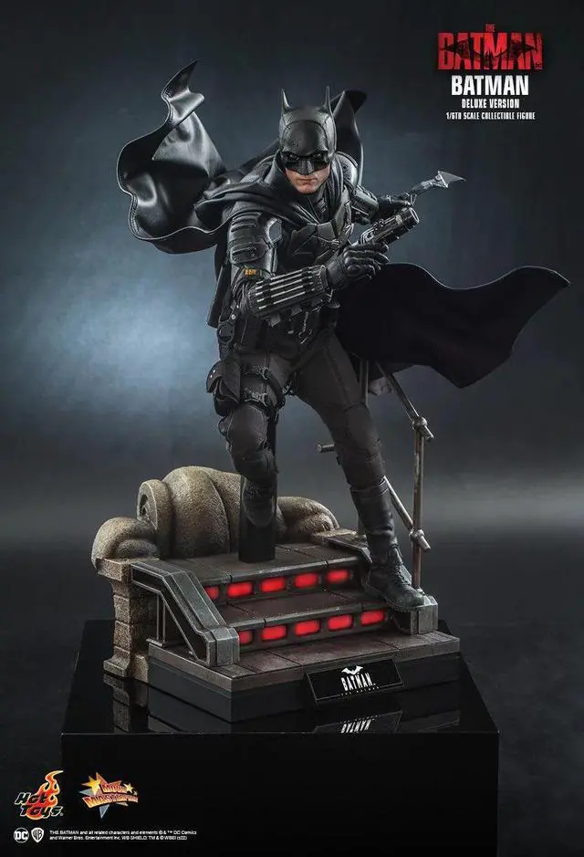 Alt view image 5 of 5 - Figure Hot Toys MMS639 - DC Comics - The Batman - Batman Deluxe Version