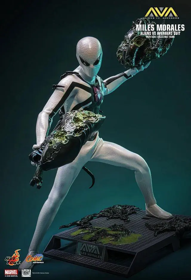 Alt view image 3 of 5 - Figure Hot Toys CMS027 - Marvel Comics - Alien Vs. Avengers - Miles Morales Alien Vs. Avengers Suit