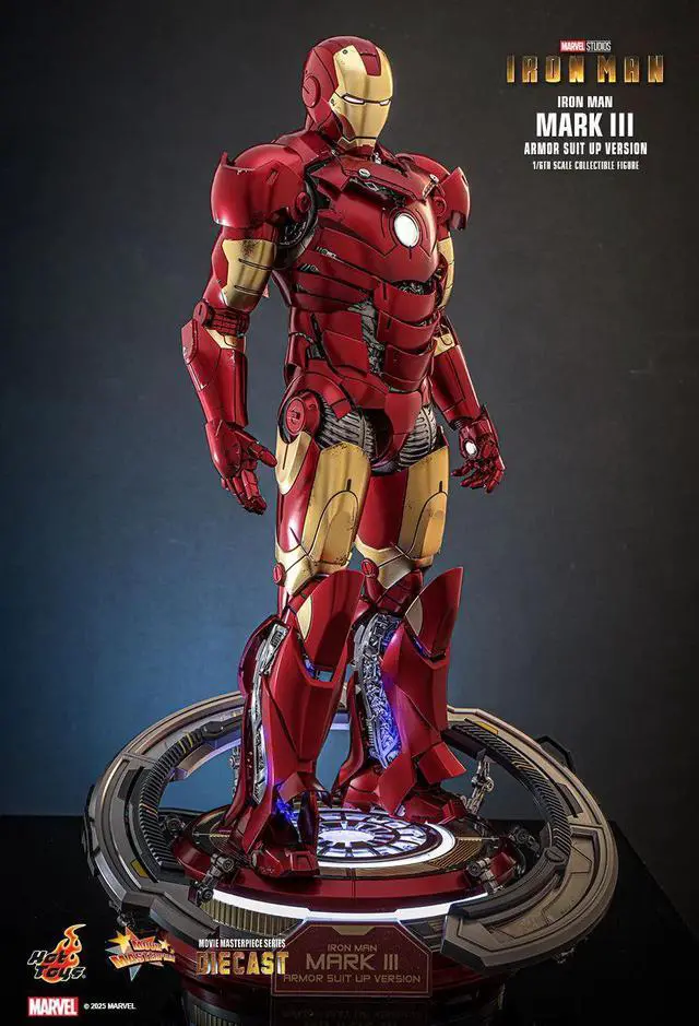 Alt view image 4 of 5 - Figure Hot Toys MMS825D72B - Marvel Comics - Iron Man - Iron Man Mark III Armor Suit Up Version