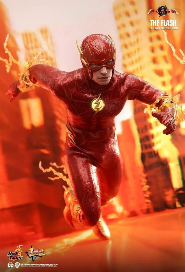 Alt view image 4 of 7 - Figure Hot Toys MMS713 - DC Comics - The Flash - Flash Standard Version